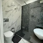 Alba White 4*