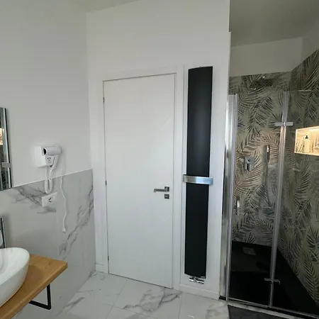 Alba White Guest house *