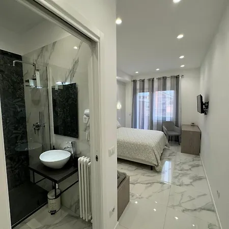 Alba White Rome