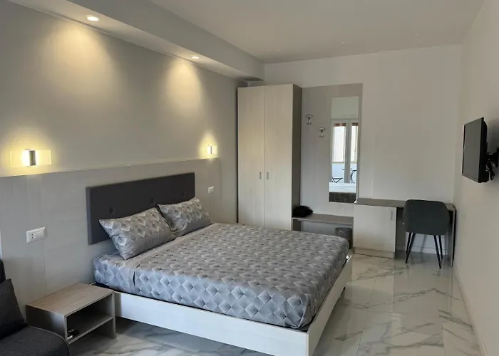 Affittacamere Alba White 4*